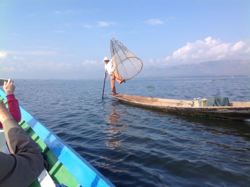 漁民捕魚的情景